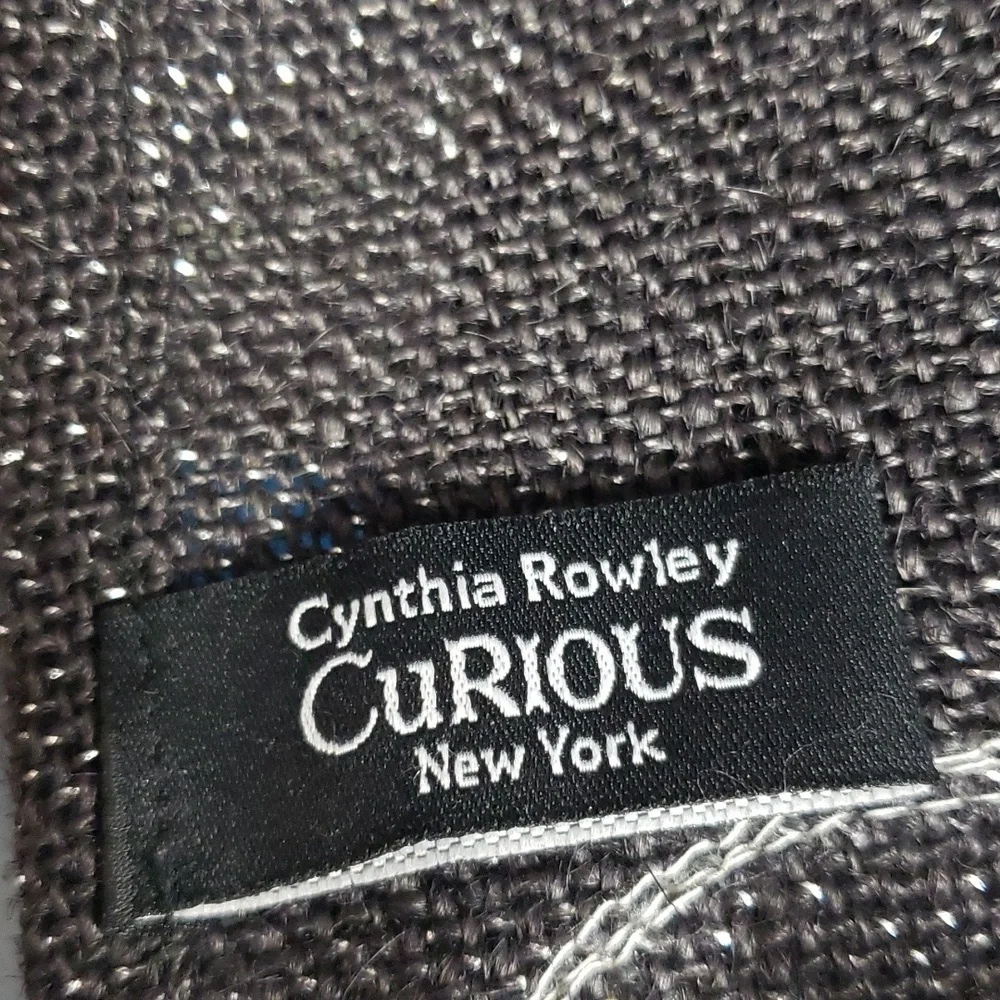 Cynthia Rowley Curious NWT Ghosts Metallic Table Runner, 90 x 14